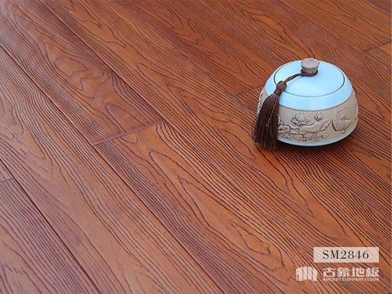 番龍眼仿古壓花實(shí)木地板